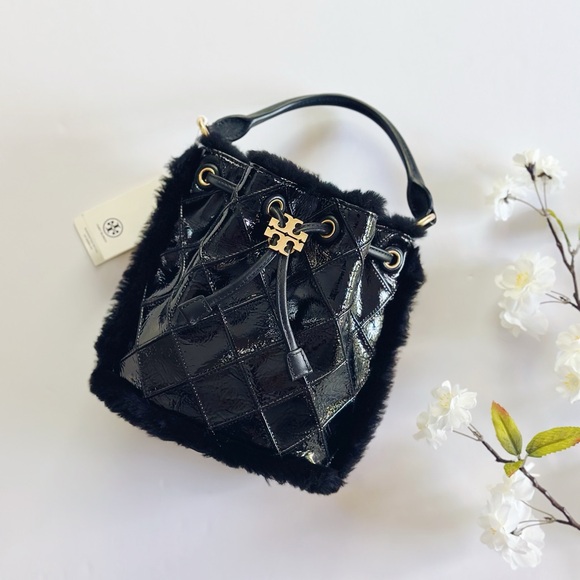 Tory Burch Fleming Soft Patent Shearling Leather Bucket Bag Black - Picture 1 of 9